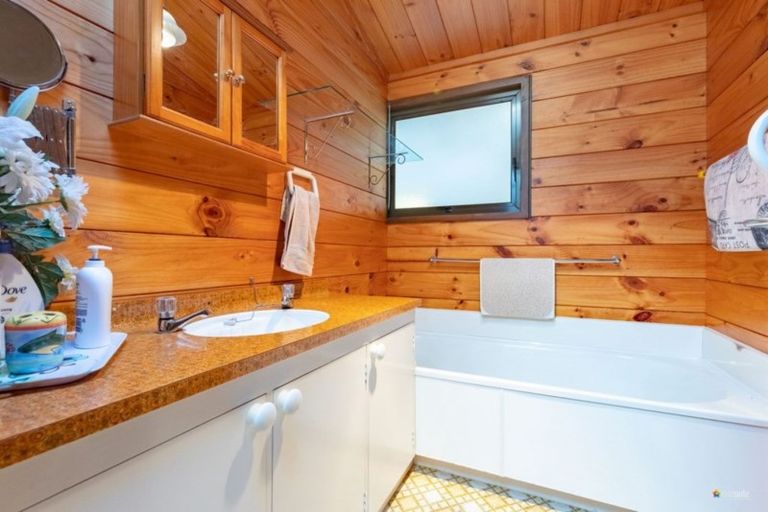 Photo of property in 81 Field Street, Silverstream, Upper Hutt, 5019