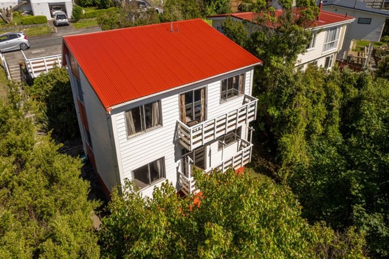 Photo of property in 12 Fairburn Grove, Johnsonville, Wellington, 6037