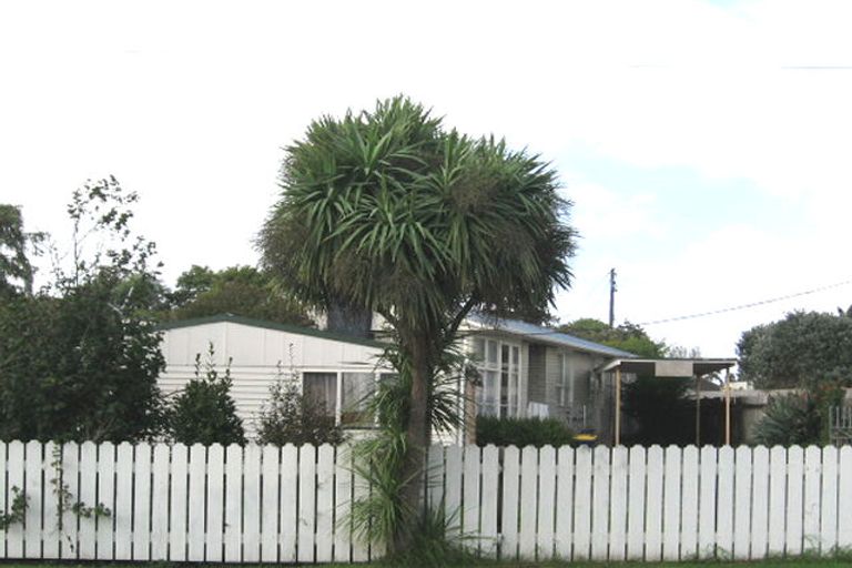 Photo of property in 24 Airdrie Road, Ranui, Auckland, 0612
