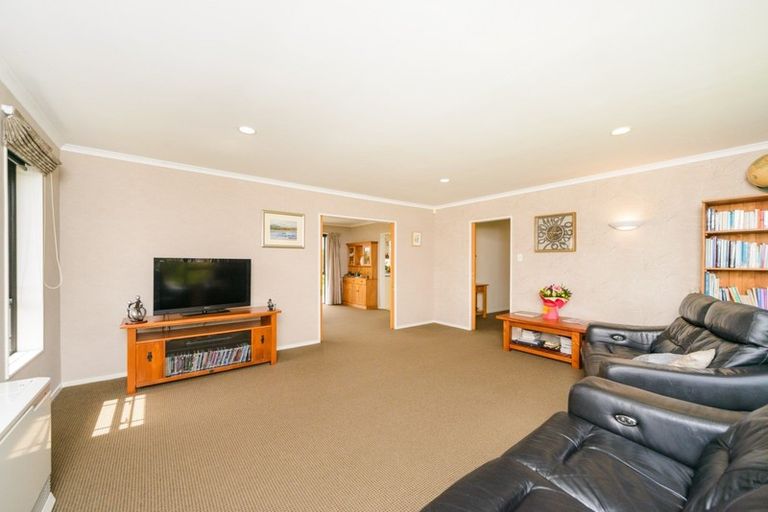Photo of property in 189 Ruapehu Drive, Fitzherbert, Palmerston North, 4410
