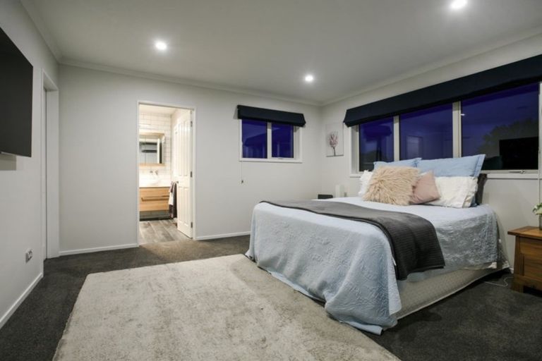 Photo of property in 47 Isobel Road, Greenhithe, Auckland, 0632