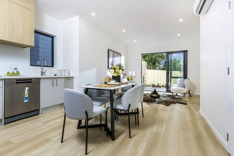 Photo of property in 11c Elizabeth Drive, West Harbour, Auckland, 0618