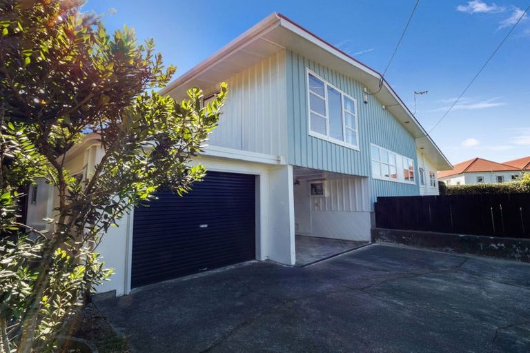 Photo of property in 104 Atawhai Road, Fitzherbert, Palmerston North, 4410
