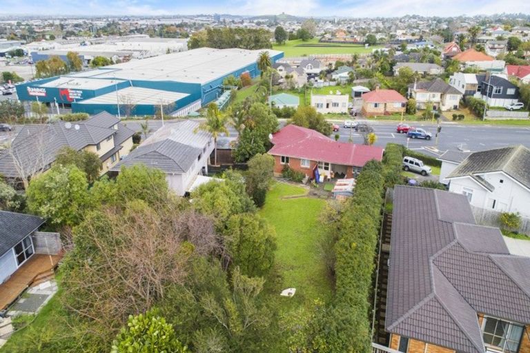 Photo of property in 1a Lunn Avenue, Mount Wellington, Auckland, 1072