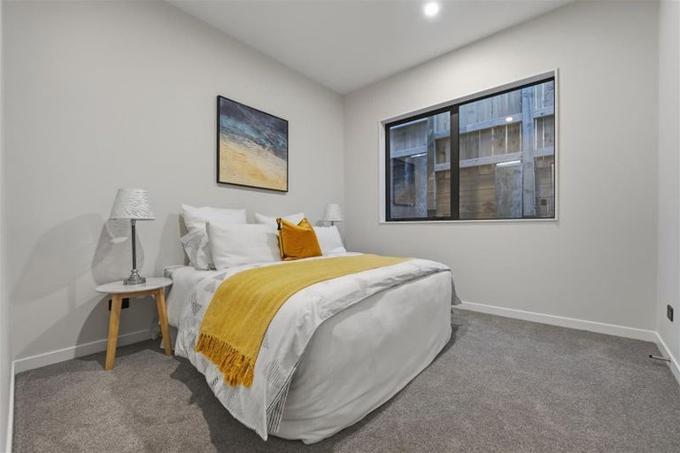 Photo of property in 10 Whale Bay Rise, Gulf Harbour, 0930