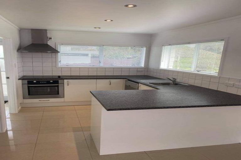 Photo of property in 1/10 Himalaya Drive, Half Moon Bay, Auckland, 2012