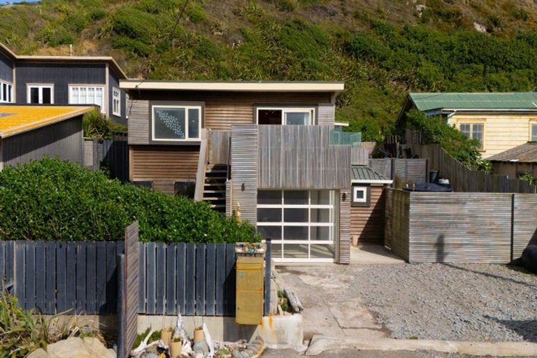 Photo of property in 1087 Makara Road, Makara Beach, Karori, 6972