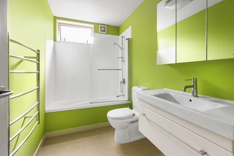 Photo of property in 28 Rarangi Way, Owhiro Bay, Wellington, 6023