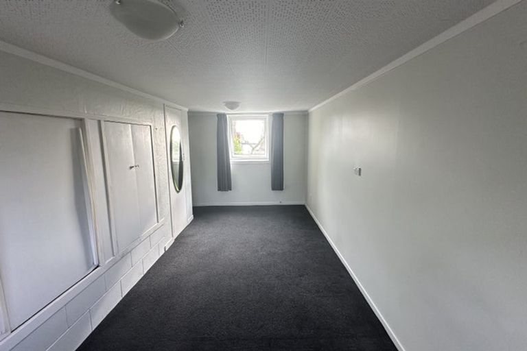 Photo of property in 1/177 Glenfield Road, Hillcrest, Auckland, 0627