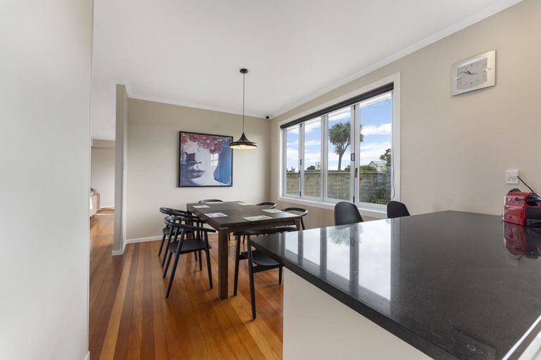 Photo of property in 2 Kapiti Terrace, Castlecliff, Whanganui, 4501