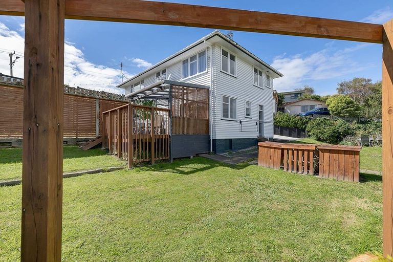 Photo of property in 70 Champion Street, Cannons Creek, Porirua, 5024