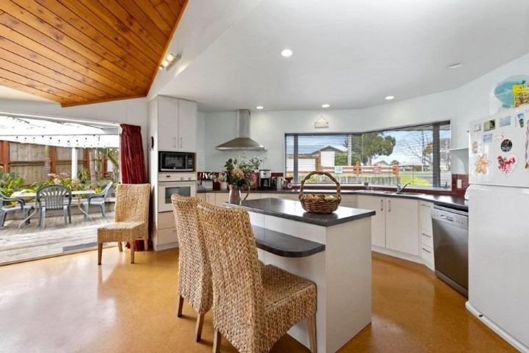 Photo of property in 382 Otumoetai Road, Otumoetai, Tauranga, 3110