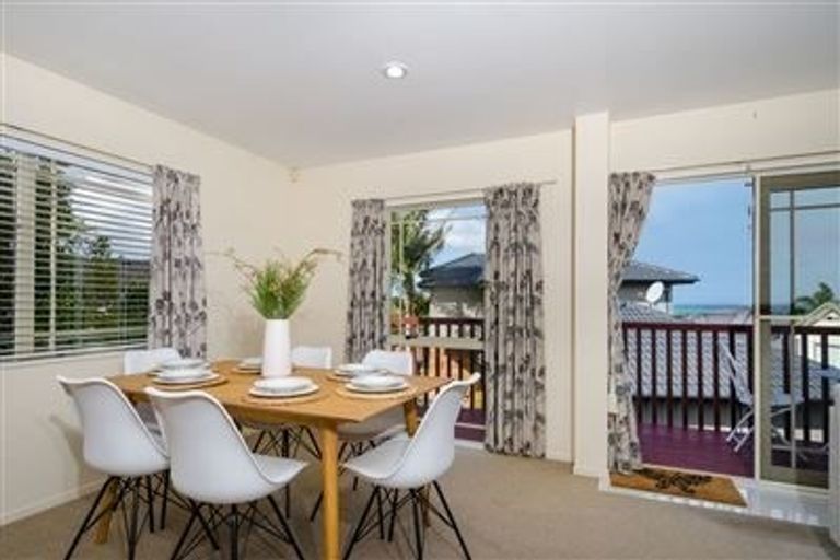 Photo of property in 143e Hobsonville Road, West Harbour, Auckland, 0618