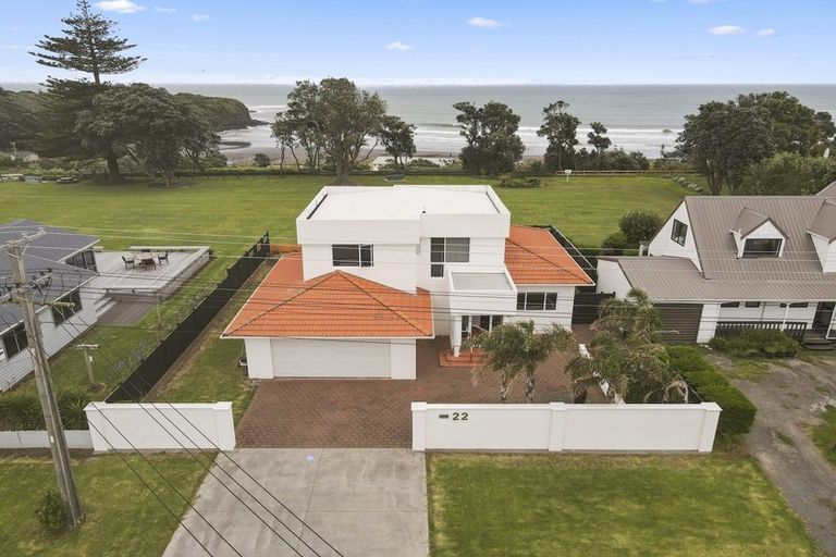 Photo of property in 22 Fox Street, Opunake, 4616