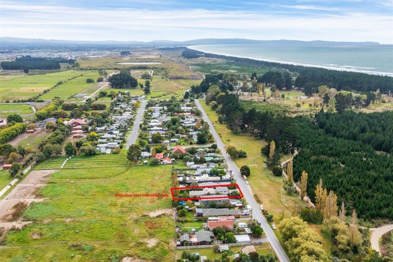 Photo of property in 62 Ferry Road, Woodend Beach, Kaiapoi, 7691