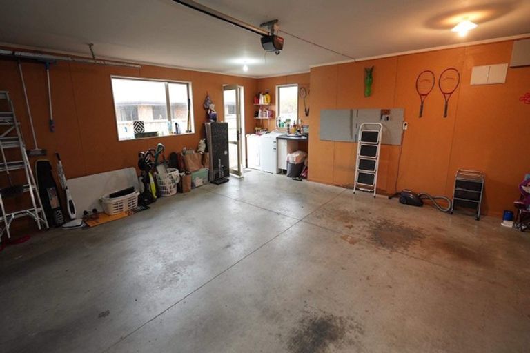 Photo of property in 21 Cleveland Heights, Kelvin Grove, Palmerston North, 4414