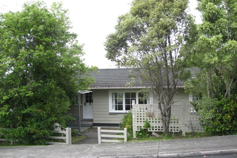 Photo of property in 1 Moreton Drive, Manly, Whangaparaoa, 0930