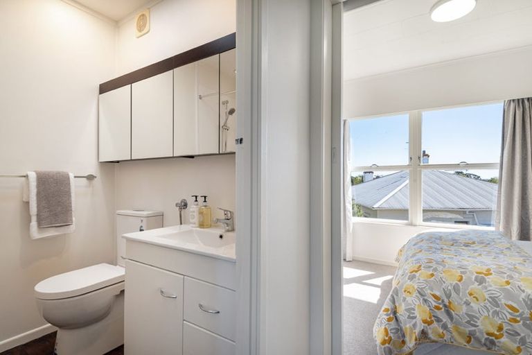 Photo of property in 3/67 Vauxhall Road, Devonport, Auckland, 0624