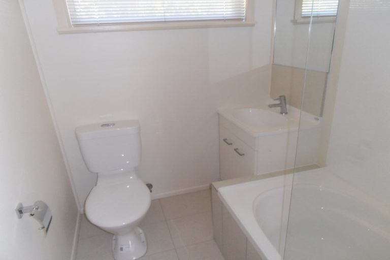 Photo of property in 1/68 Titirangi Road, New Lynn, Auckland, 0600