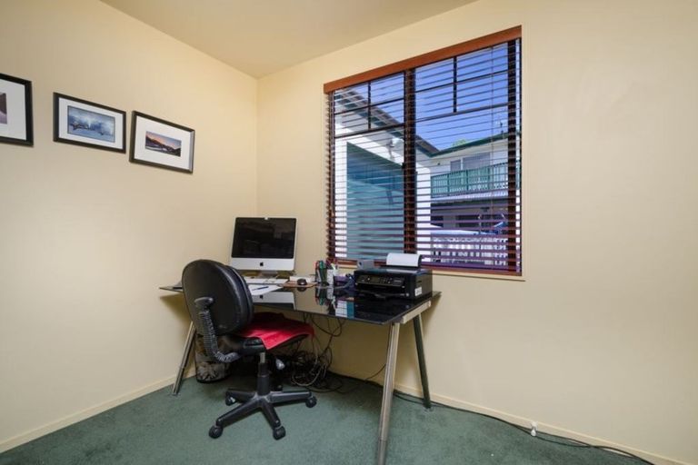 Photo of property in 7 Holgate Avenue, Herald Island, Auckland, 0618