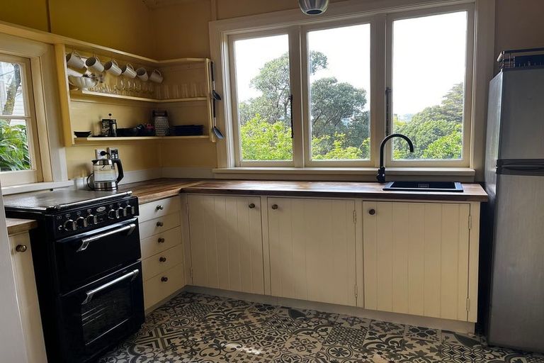 Photo of property in 35 Glenbervie Terrace, Thorndon, Wellington, 6011