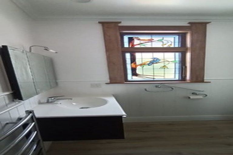 Photo of property in 16 Burrows Avenue, Karori, Wellington, 6012