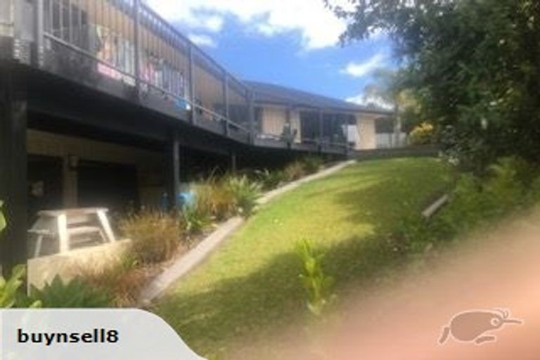 Photo of property in 111 Roberta Crescent, Orewa, 0931