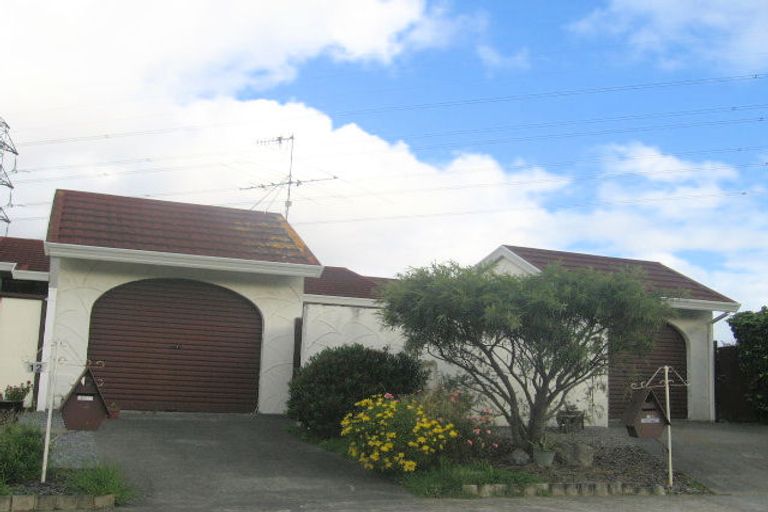 Photo of property in 1/12 Kekeno Grove, Tirohanga, Lower Hutt, 5010