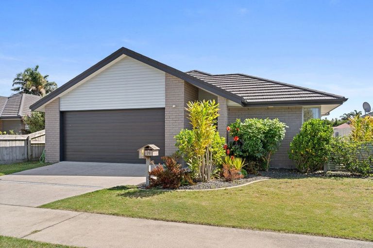 Photo of property in 39 Leet Crescent, Papamoa Beach, Papamoa, 3118