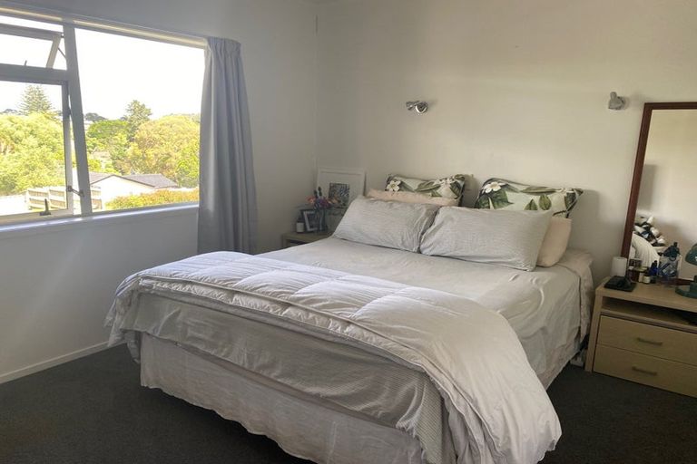 Photo of property in 1/32 Hellyers Street, Birkdale, Auckland, 0626