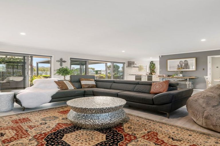 Photo of property in 10 Hillview Road, Waihi Beach, 3611