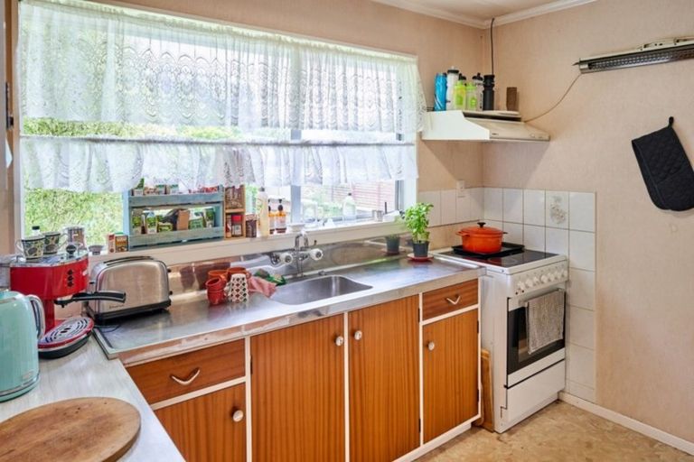 Photo of property in 1/20 Yarrow Place, Papakowhai, Porirua, 5024