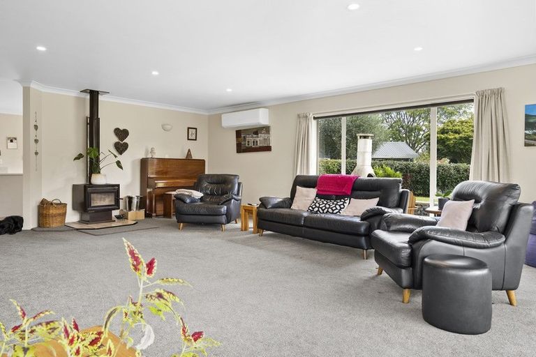 Photo of property in 268 Thornton Road, Cambridge, 3496