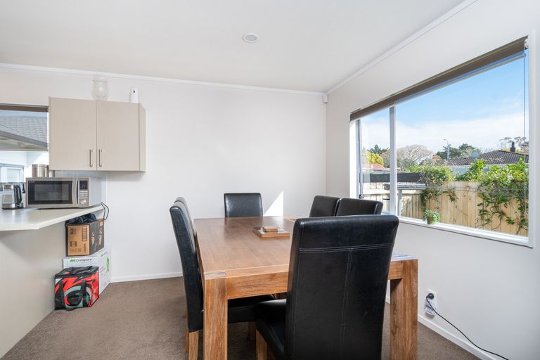 Photo of property in 8b Ascot Avenue, Henderson, Auckland, 0610