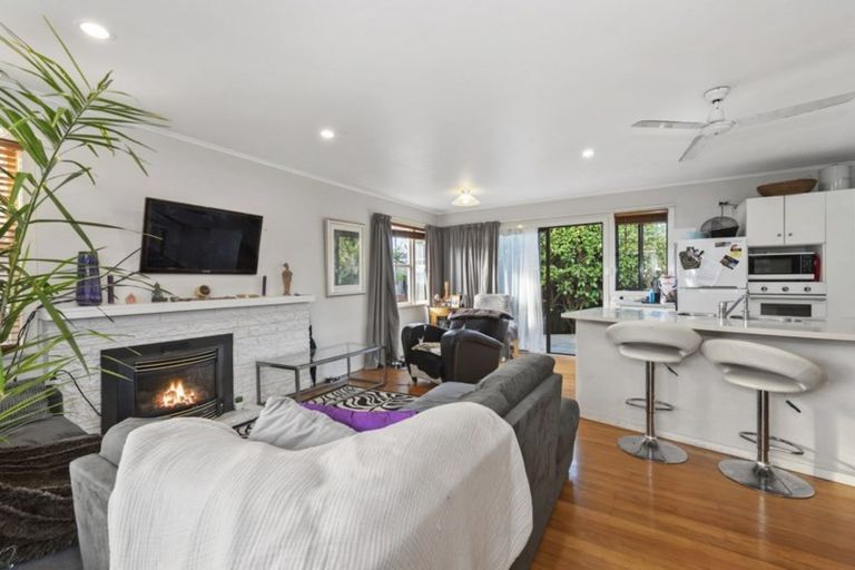 Photo of property in 18 Holloway Place, Forest Lake, Hamilton, 3200