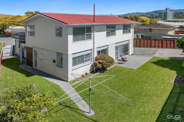 Photo of property in 5 Ferretti Grove, Avalon, Lower Hutt, 5011