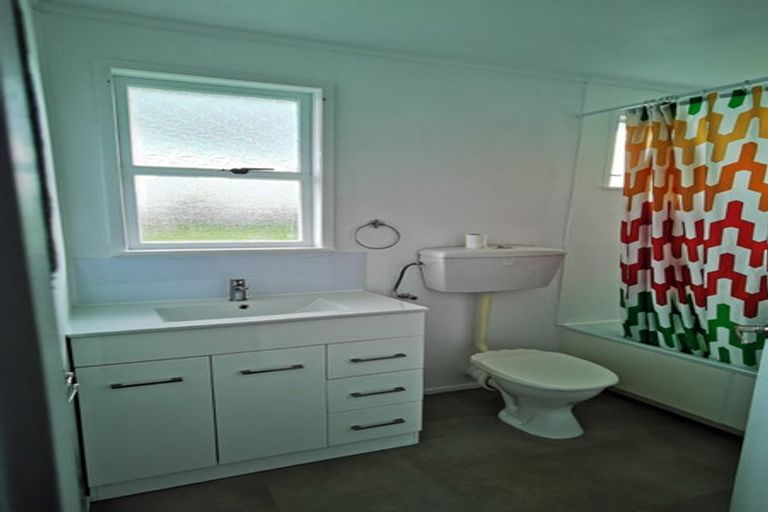 Photo of property in 4 Marybeth Place, Rosehill, Papakura, 2113