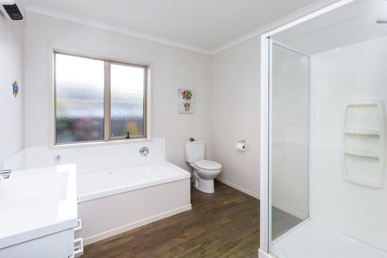 Photo of property in 34 Sunstone Crescent, Brown Owl, Upper Hutt, 5018