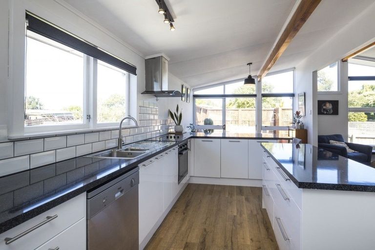 Photo of property in 34 Abraham Crescent, Milson, Palmerston North, 4414