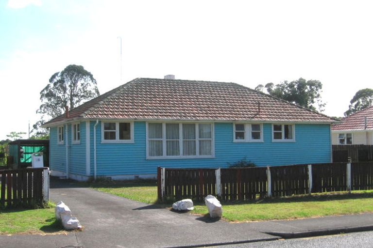 Photo of property in 16 Hill Crescent, New Lynn, Auckland, 0600