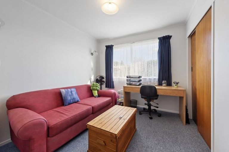 Photo of property in 54 Hillside Drive, Maoribank, Upper Hutt, 5018