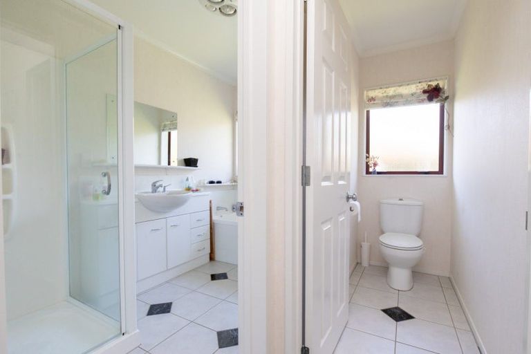 Photo of property in 8 Harris Place, Ngatea, 3503