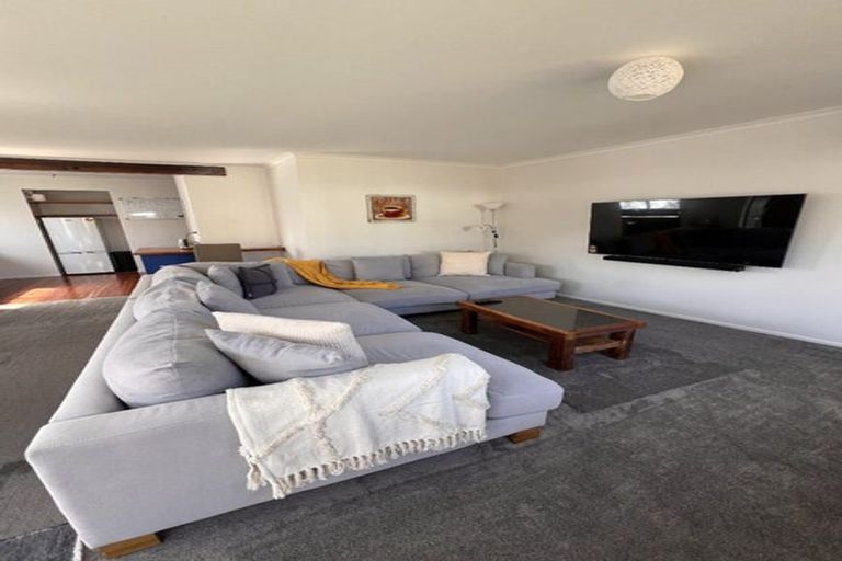 Photo of property in 27 Golf Road, Paraparaumu Beach, Paraparaumu, 5032