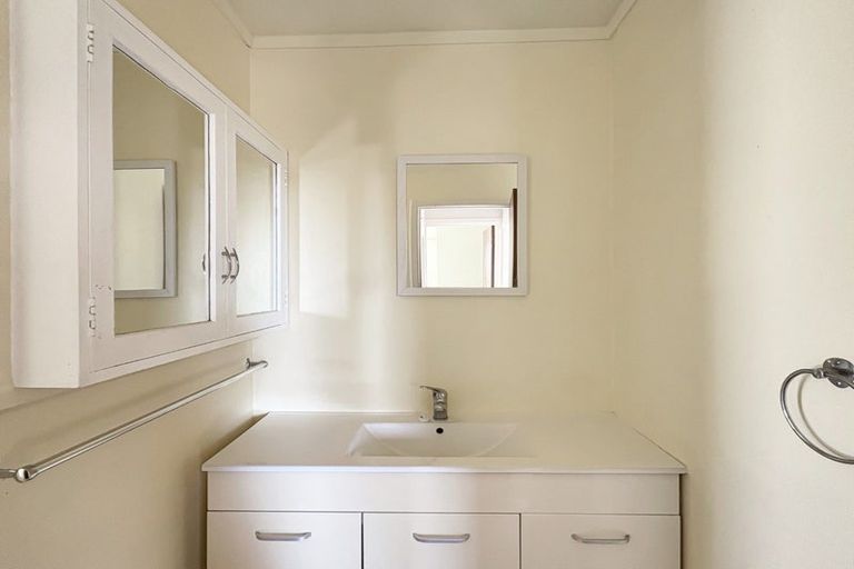 Photo of property in 18 Ridout Street, Maeroa, Hamilton, 3200