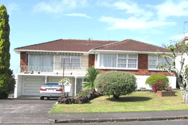 Photo of property in 9 Manhattan Heights, Glendene, Auckland, 0602