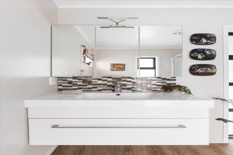 Photo of property in 46 Links View Drive, Omokoroa, 3114