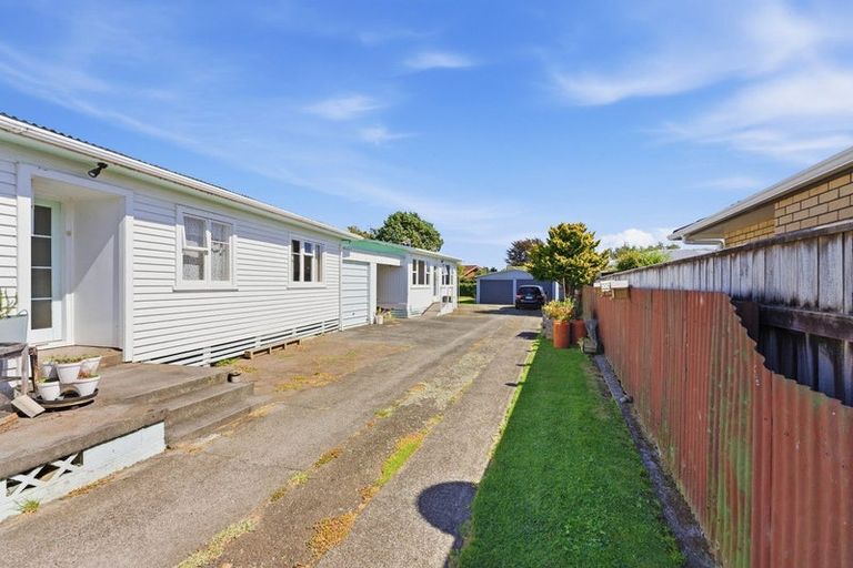 Photo of property in 278 Mangorei Road, Merrilands, New Plymouth, 4312