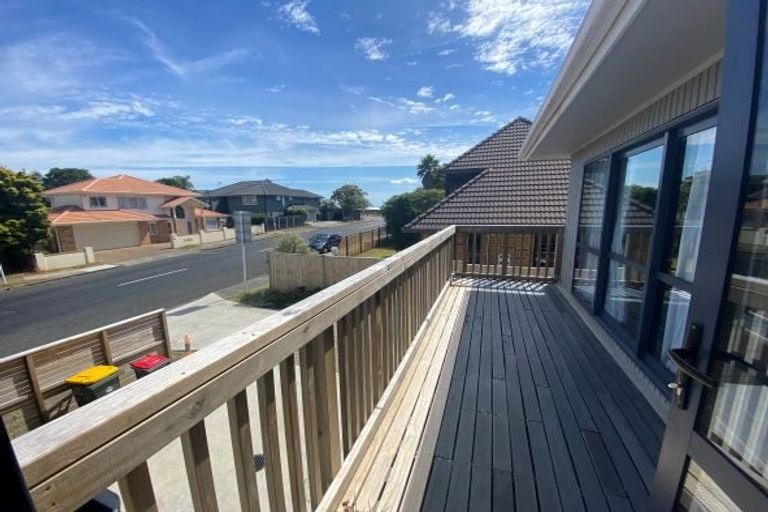 Photo of property in 4 Priestley Drive, Bucklands Beach, Auckland, 2014