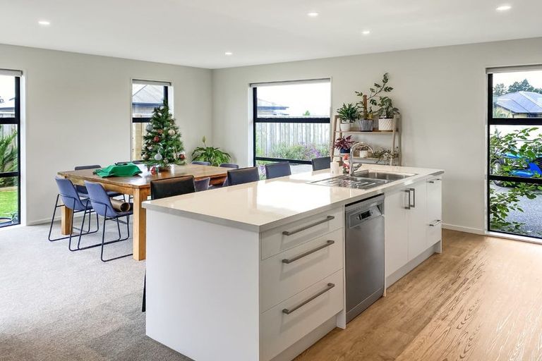 Photo of property in 33 Fairbairn Road, Rolleston, 7614