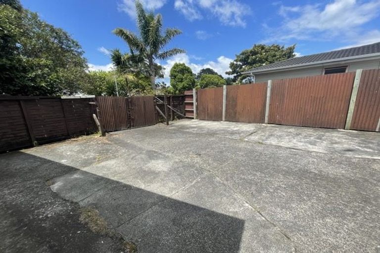 Photo of property in 8 Luanda Drive, Ranui, Auckland, 0612